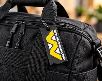 3 llaveros, etiquetas para bolsos y adornos para vasos compatibles con Stanley de Weyland-Yutani Corp / Accesorio impreso en 3D de ciencia ficción