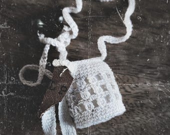Hand Crocheted Bag for Blythe Dolls – Leather Tag, Bells, Adjustable Strap