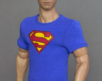 1/6 scale royal blue Superman T-shirt fits ~ 12 inch poseable figure bodies e.g. Hot Toys TTM 18, 19, 21 Phicen TBLeague M31 M32 M33