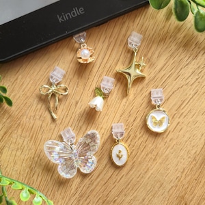 Booktok Charm for Kindle & E-Readers | Aesthetic Mobile Phone and iPhone Charms | Bookworm Accessories | Cute Gadget Charms | Book Lovers