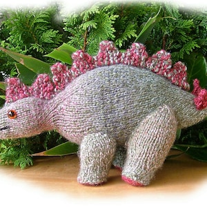 STIGGY the STEGOSAURUS dinosaur knitting pattern by Georgina Manvell pdf download image 1