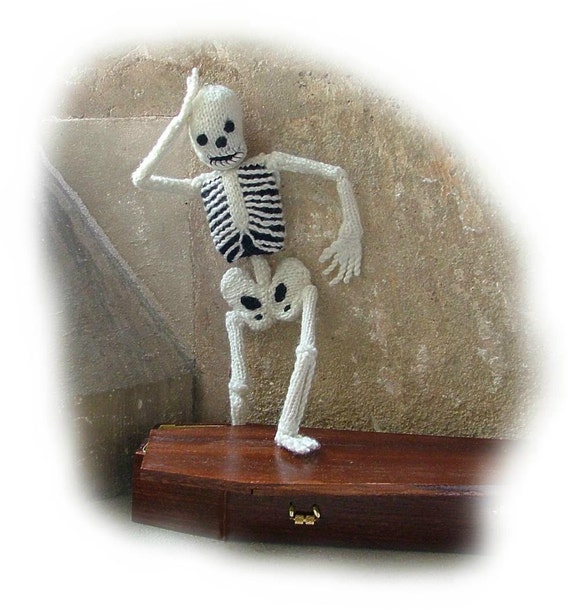 Halloween BONAPARTE SKELETON/'s Clothes by Georgina Manvell TOY PATTERN ONLY