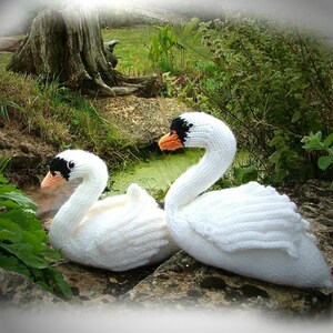 SWAN toy  knitting pattern by Georgina Manvell