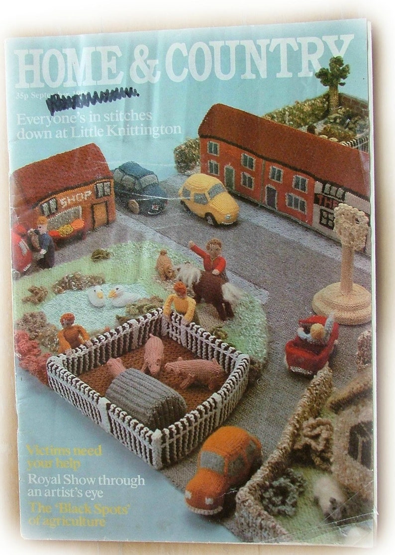 LITTLE KNITTINGTON Village toy knitting pattern/booklet by Georgina Manvell image 4