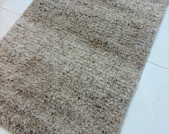 Beige Shaggy Wool Area Rug – Handwoven Plush Carpet, Modern Minimalist Decor