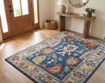 Handtuftad orientalisk ullmatta – Blå blommig traditionell boho-matta