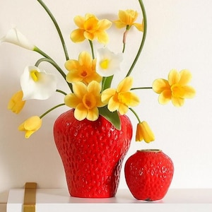 Strawberry Ceramic Vase – Handmade Flower Pot for Home & Office Decor