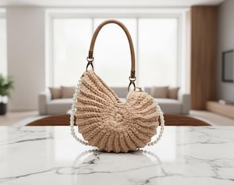 Crochet Conch Shaped Crossbody Bag – Handmade Small Shoulder Bag with Pearl Chain