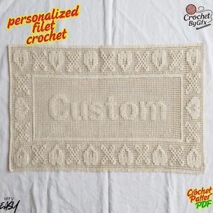Modèle PDF de crochet filet personnalisé, chemin de table en dentelle avec monogramme, tenture murale au crochet, modèle de crochet traditionnel