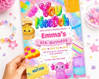 Peut inclure: Une carte d'invitation d'anniversaire rectangulaire avec un fond pailleté arc-en-ciel, le texte You NeeDoh, Emma's 6th Birthday, Sat Sep 26 2pm, 123 Orange St, Wonderful City, CA 45678, et RSVP to Mom 123-456-7890, entouré de jouets squishy.
