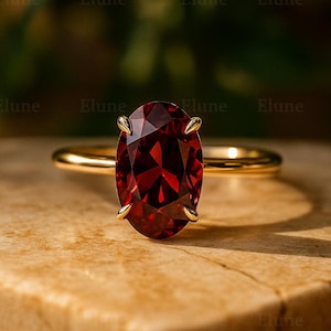 Verlobungsring mit ovalem Granat, Solitärring mit Granat, Goldring mit Geburtsstein Januar, handgefertigtes minimalistisches Geschenk für Sie