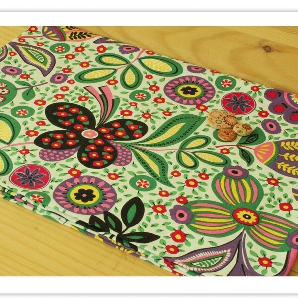 A fat quarter of amy butler fabric (72CM X 50CM) 19 inch x 28 inch  256