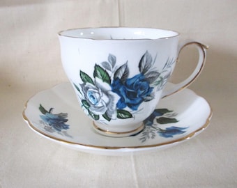 Tazza da tè con piattino in porcellana fine inglese duchessa/Rose blu e grigie/Metà secolo/Anni '60/Vintage