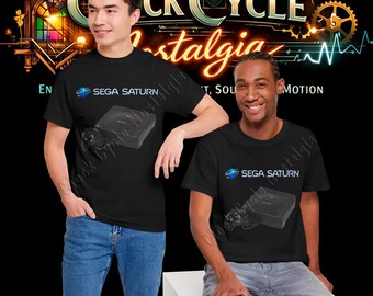 1995 Sega Saturn-konsol och logotyp-t-shirt - Retro 32-bitars spelgrafik-t-shirt
