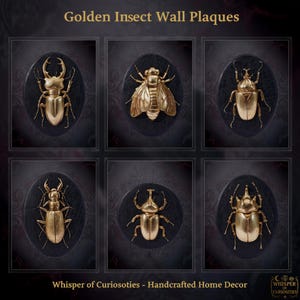 Könnte beinhalten: Sechs goldene Insekten-Wandplatten. Jede Platte zeigt ein anderes Insektendesign, darunter Käfer und eine Biene, auf einem dunklen ovalen Hintergrund. Der Text "Golden Insect Wall Plaques" steht oben. Der Text unten lautet "Whisper of Curiosoties - Handcrafted Home Decor."
