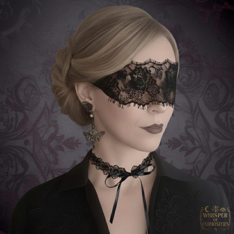 Masque pour les yeux et tour de cou gothique en dentelle noire - Style romantique sombre. image 1