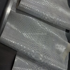 Äkta nätbehandlat pytonläder | Skiffergrått blekt magskinn | Indonesiskt garveri