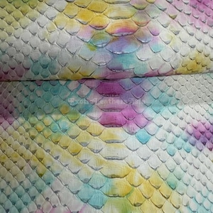 Äkta nätbehandlat pytonläder | Pastellfärgat regnbågsfärgat skimrande oblekt magskinn | Indonesiskt garveri