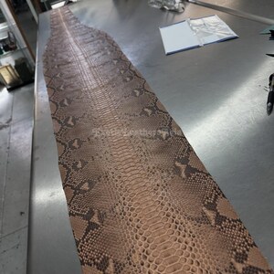 Pelle di pitone reticolato genuino / Pelle di ventre non sbiancata marrone caldo naturale / Conceria indonesiana