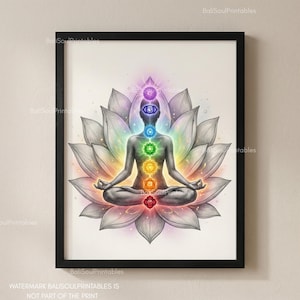 Peut inclure: Une impression d'art encadrée représentant une silhouette humaine en niveaux de gris dans une pose de méditation assise, centrée dans une grande fleur de lotus stylisée. Sept symboles de chakra colorés sont alignés le long de la colonne.