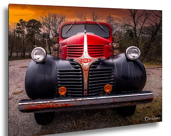 Fotografía frontal de camioneta Dodge vintage, arte mural con parrilla de camioneta vintage oxidada, impresión fotográfica de camioneta de granja antigua
