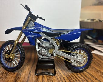 2YAM58313 1:12 Scale Yamaha YZ450F Dirt Bike Newray