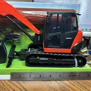 4KUBSS33166 1:18 KX080-4 Excavator with Interchangable parts bild 2