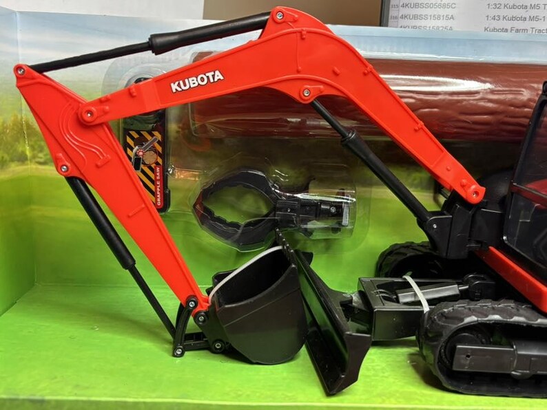 4KUBSS33166 1:18 KX080-4 Excavator with Interchangable parts bild 3
