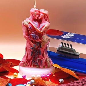 Vela Amantes Abrazados – Pintada a Mano Cera Soja Pareja, Regalo Romántico