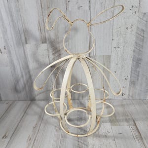 Vintage White/Ivory Easter Bunny Egg Holder Primitive Minimal Easter Decoration 6 Eggs Holder Cute Metal Bunny Table Decoration