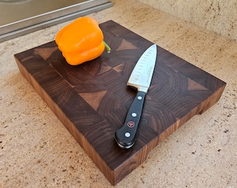 End Grain Walnut Cutting Board – 11x14