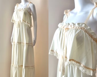 1970's  Boho Prairie Style Dress Ruffled Vicky Vaughn