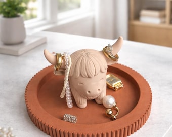 Cow Ring Holder & Round Ribbed Tray | Farmhouse Jewelry Holder | 3D Printed | 18 colors