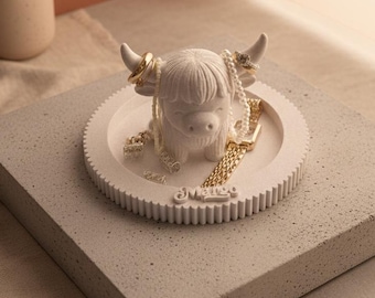 Personalized Cow Ring Holder & Round Ribbed Tray | Farmhouse Jewelry Holder | Mother's Day, Birthday, Wedding Gift | 18 colors