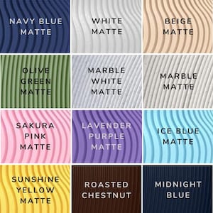 Puede incluir: Una cuadr&iacute;cula de quince muestras de color con una textura ondulada y acanalada. Los colores incluyen negro, marr&oacute;n tierra, gris pizarra, azul marino, blanco, beige, verde oliva, m&aacute;rmol blanco, m&aacute;rmol, rosa sakura, morado lavanda, azul hielo, amarillo, casta&ntilde;o y menta.