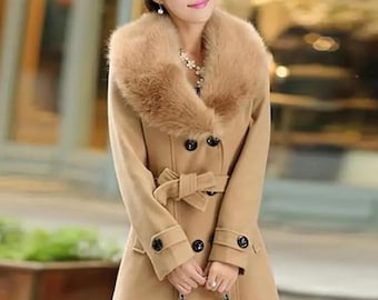 Elegant Double-Breasted Winter Overcoat | Camel Wool Coat with Faux Fur Collar