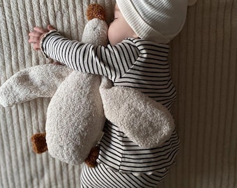 Handmade Wool Duck Plush Toy: Soft Sleep Companion for Toddlers