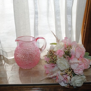 Teleflora Pink Glass 32 ounce Pitcher in Wiggly Textured Pattern 1980&#39;s Mothers Day