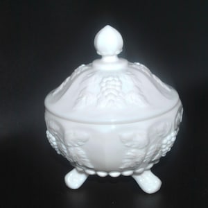 1 Westmoreland Paneled Grape Milk Glass Round 3 Toed Candy Dish with Lid