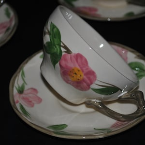 Franciscan Desert Rose 4 Cups and 4 Saucers Earthenware made in Staffordshire England Pink Desert Green Leaves