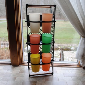 Plastic 6 Drinking Glasses with Swing Plastic Caddie Carrier Black Lattice