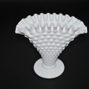 フェントン　ボブネイル　フラワーベース　水色　ミルクガラス　ヴィンテージ Fenton フェントン ホブネイル USA ヴィンテージ パフューム