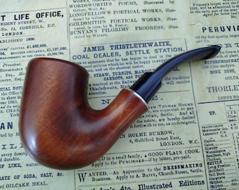 Classic Hand-Carved Pear Wood Pipe – Timeless Bent Tobacco Pipe, Stylish Artisan Accessory, Perfect Gift for Him