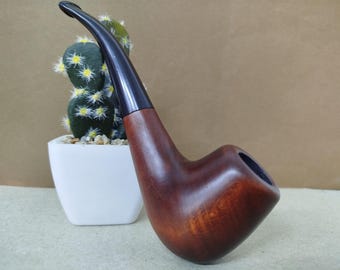 Classic Minimalist Pear Wood Pipe – Smooth Bent Design with Built-in Metal Filter, 14 cm Artisan Pipe, Strict & Stylish Gift for a Loved One