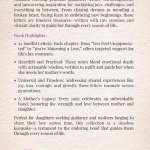 Puede incluir: La contraportada de un libro con fondo color crema y texto negro que describe una colecci&oacute;n de cartas de una madre a su hija. El texto incluye puntos destacados, una ilustraci&oacute;n de una rosa rosa y un c&oacute;digo de barras con el ISBN 9798998707148.