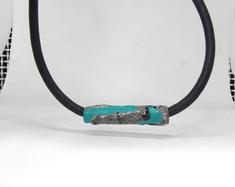 Pendentif tube UNIQUE, émail à chaud sur cuivre, corde de liège, gris turquoise, noir, bijoux femme bohème, cadeau pour elle, bijoux colorés