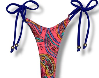 Denali Boho Cheeky - Braguita de traje de baño brasileña con lazo lateral, estilo tanga, estilo retro, con estampado floral de cachemira
