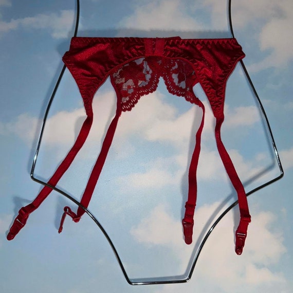 90s Red Garter Belt Gem