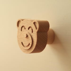 Maniglia in legno Bear Furniture per cassetti e armadietti in camerette per bambini e neonati • Compatibile con i mobili IKEA Hemnes - Kallax - Platsa