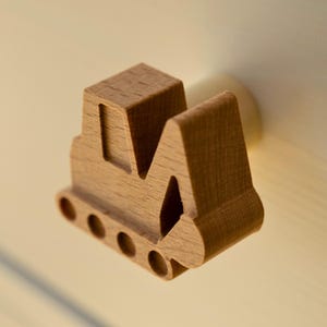Maniglia per escavatore in legno • Maniglia per cameretta in legno per bambini • Pomello per bambini • Fatto a mano • Pomello per mobili per cameretta • Motivo veicolo • Ikea Hemnes Kallax Pax
